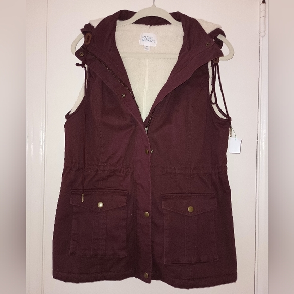 Vest - Picture 3 of 7